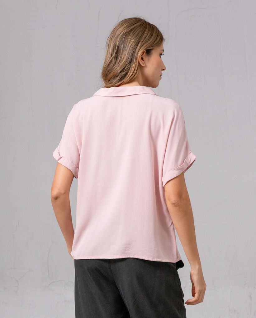 Camisa con escote en V para mujer