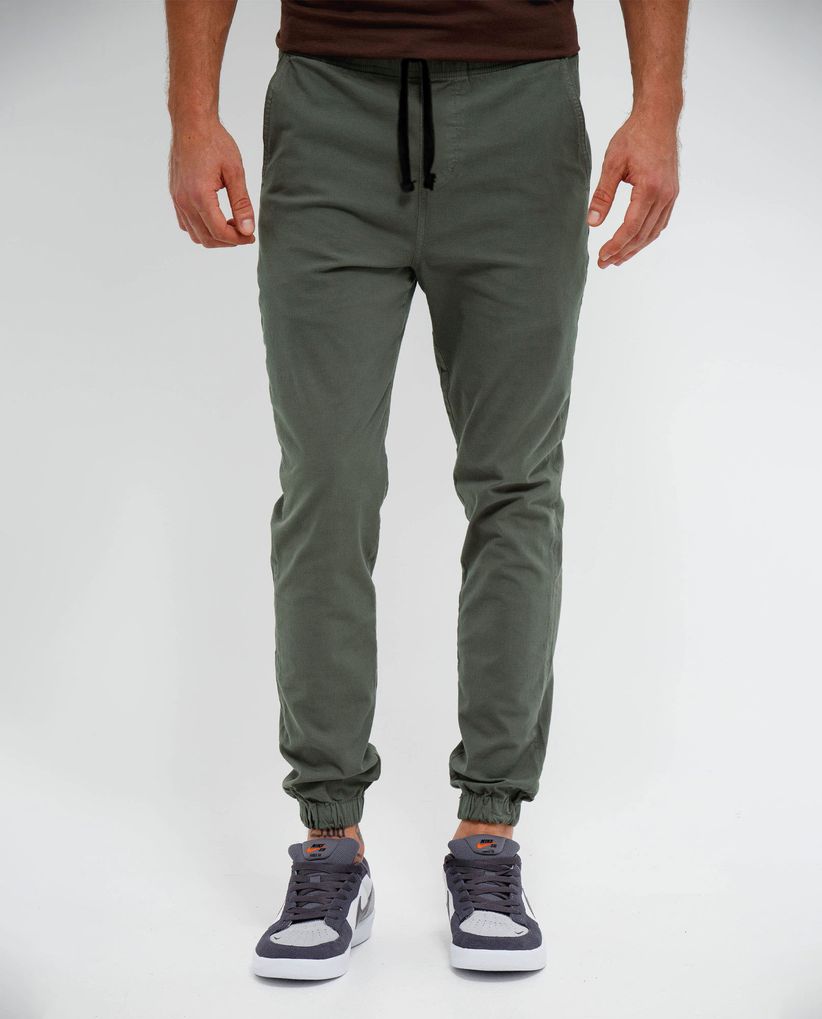 Pantalón con bota enresortada para hombre