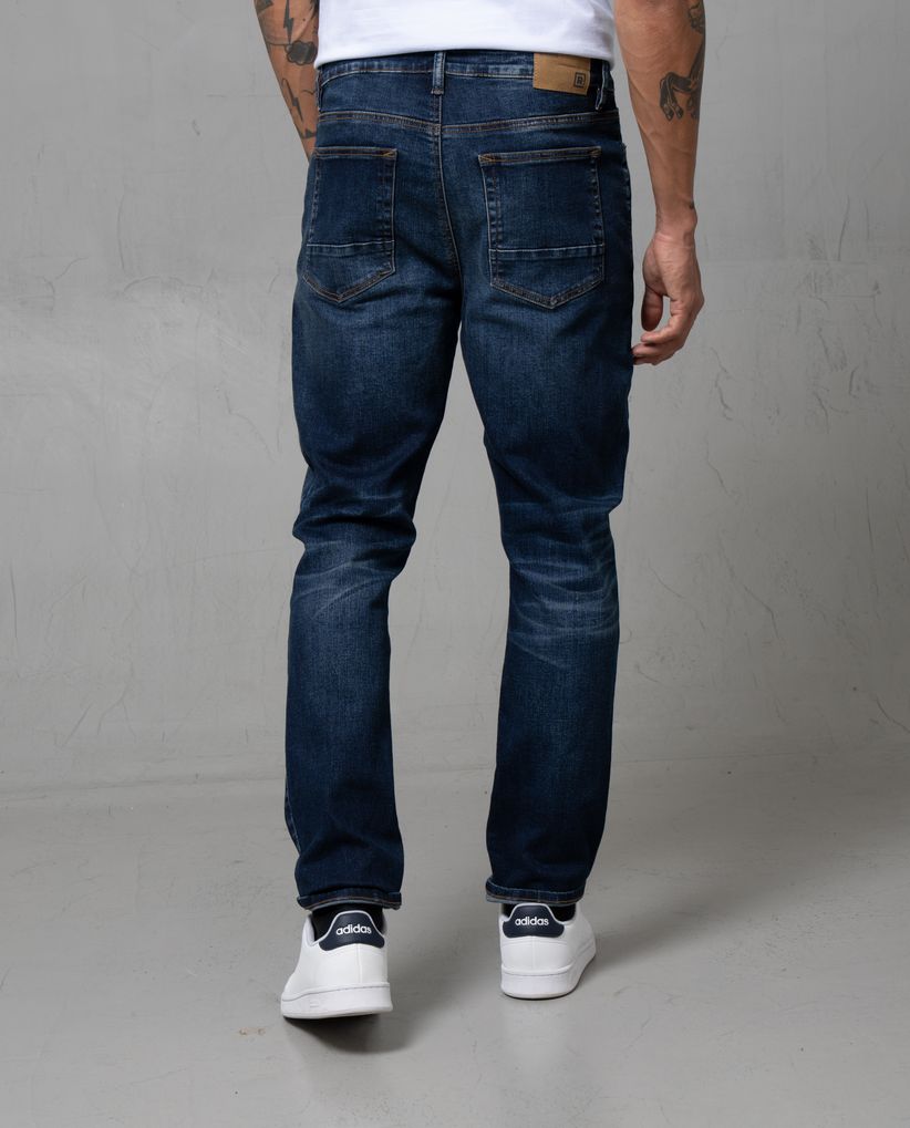 Jean Straight de tono oscuro para hombre