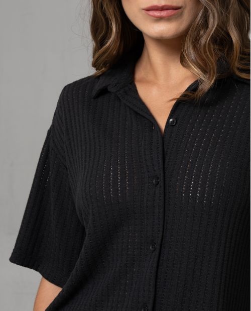 Camisa resort en tela con efecto tejido para mujer