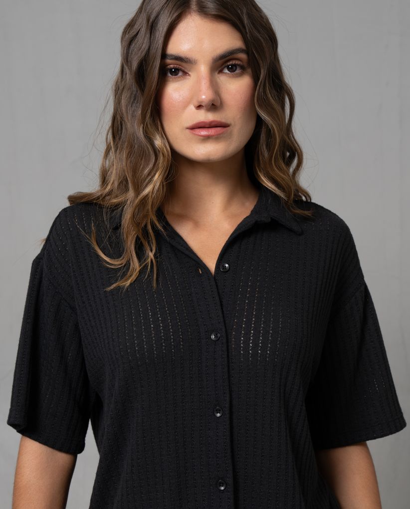 Camisa resort en tela con efecto tejido para mujer