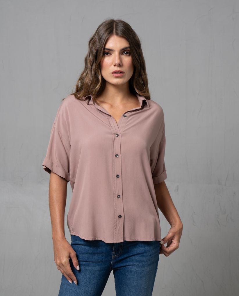 Camisa manga corta en tela liviana para mujer