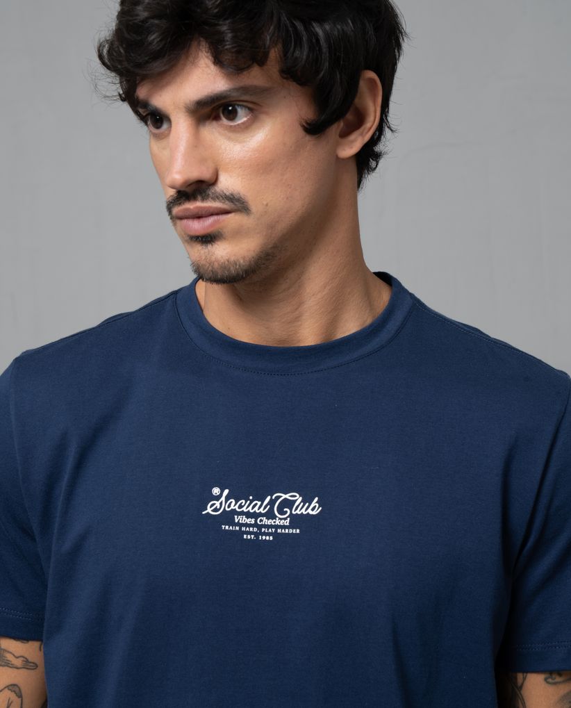 Camiseta con estampado en frente para hombre