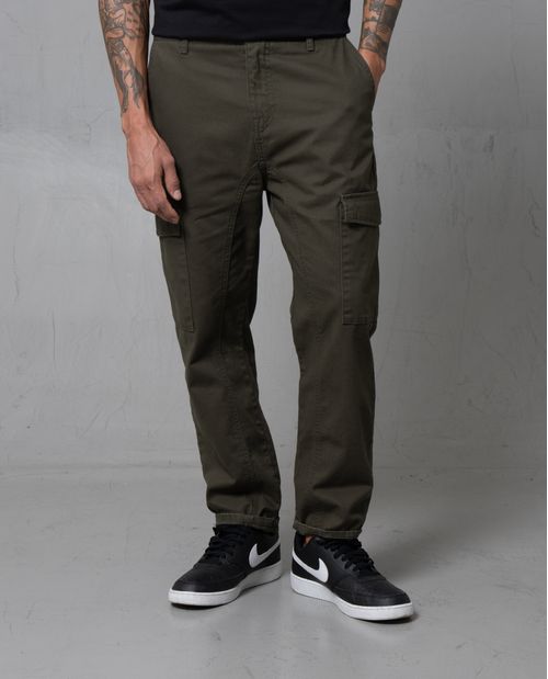 Pantalón tipo cargo para hombre