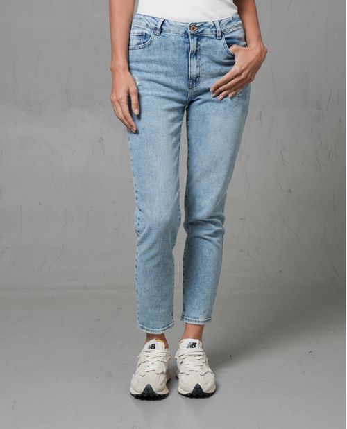 Jean Mom tono claro con rotos para mujer