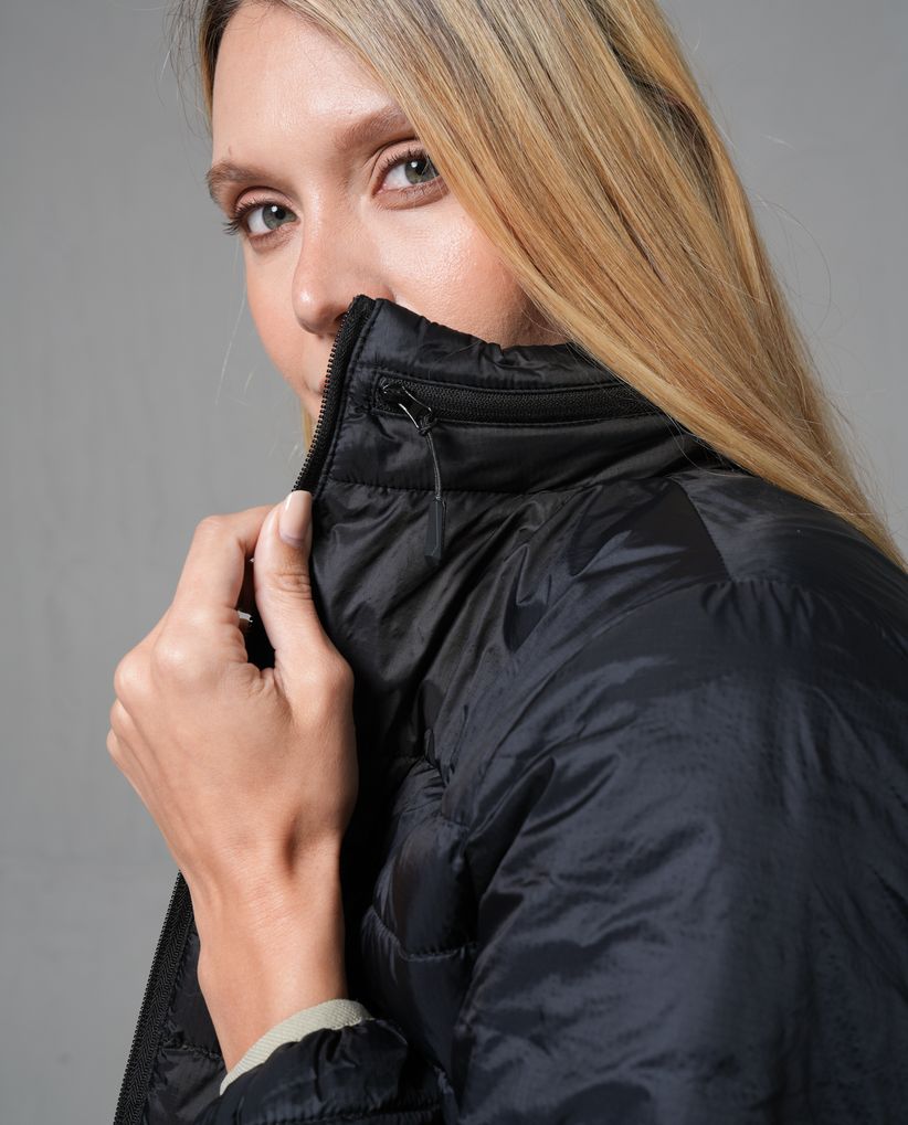 Chaqueta acolchada con capucha para mujer