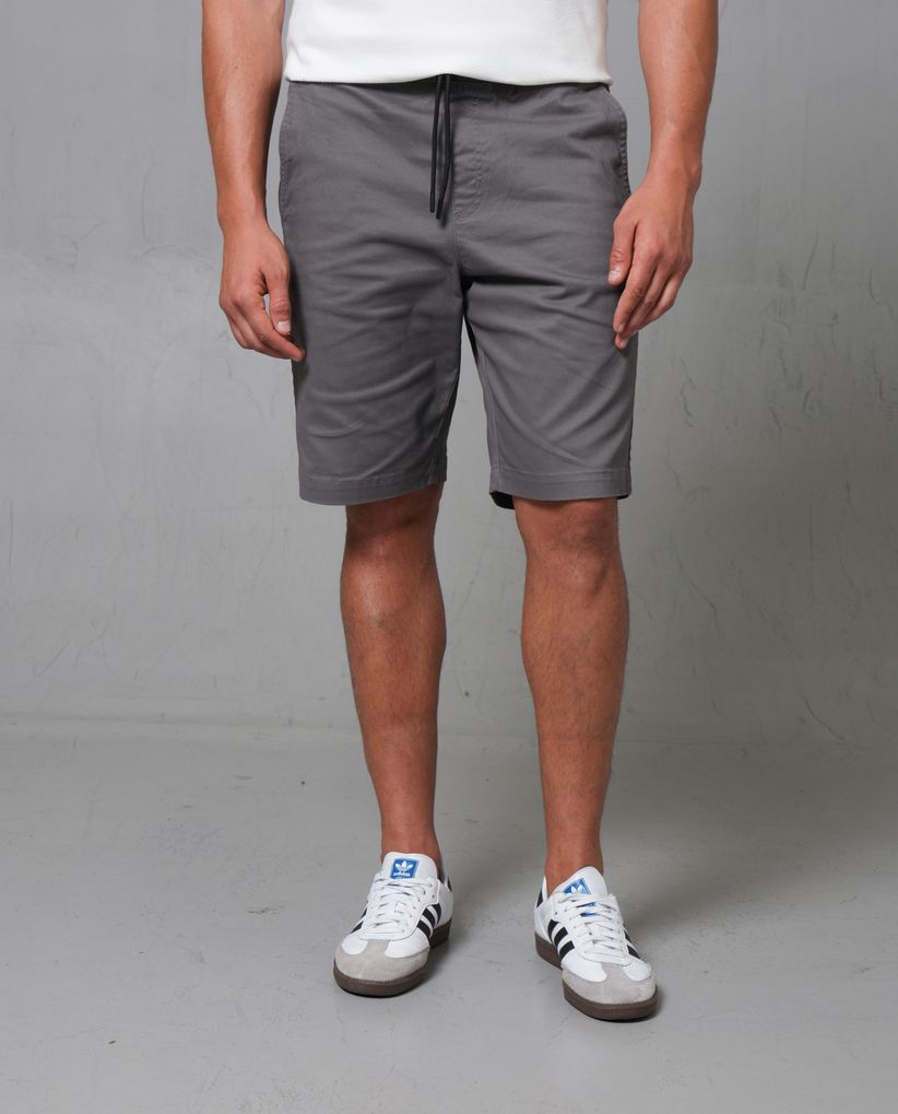 Bermuda con cordón ajustable en cintura para hombre