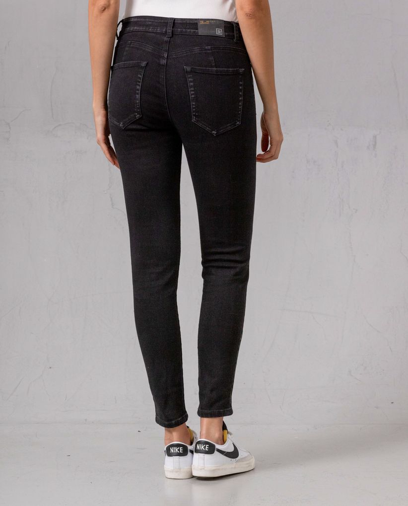Jean Magic Up black denim para mujer