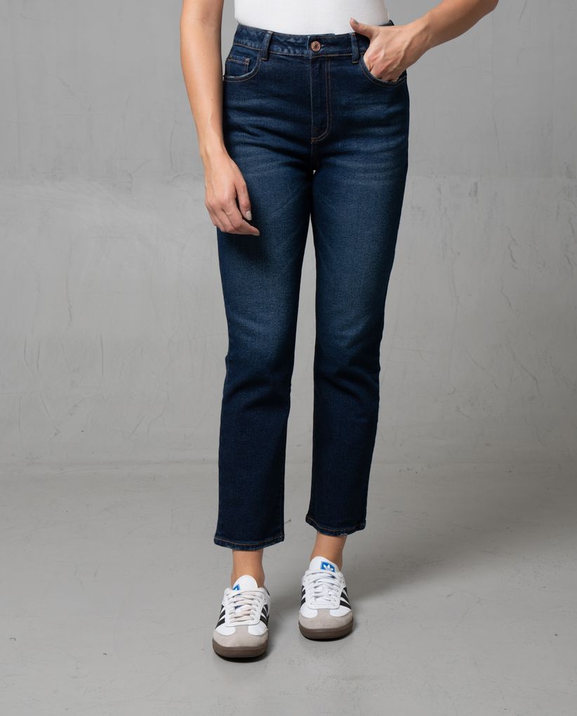 Jean Straight en denim tono oscuro para mujer