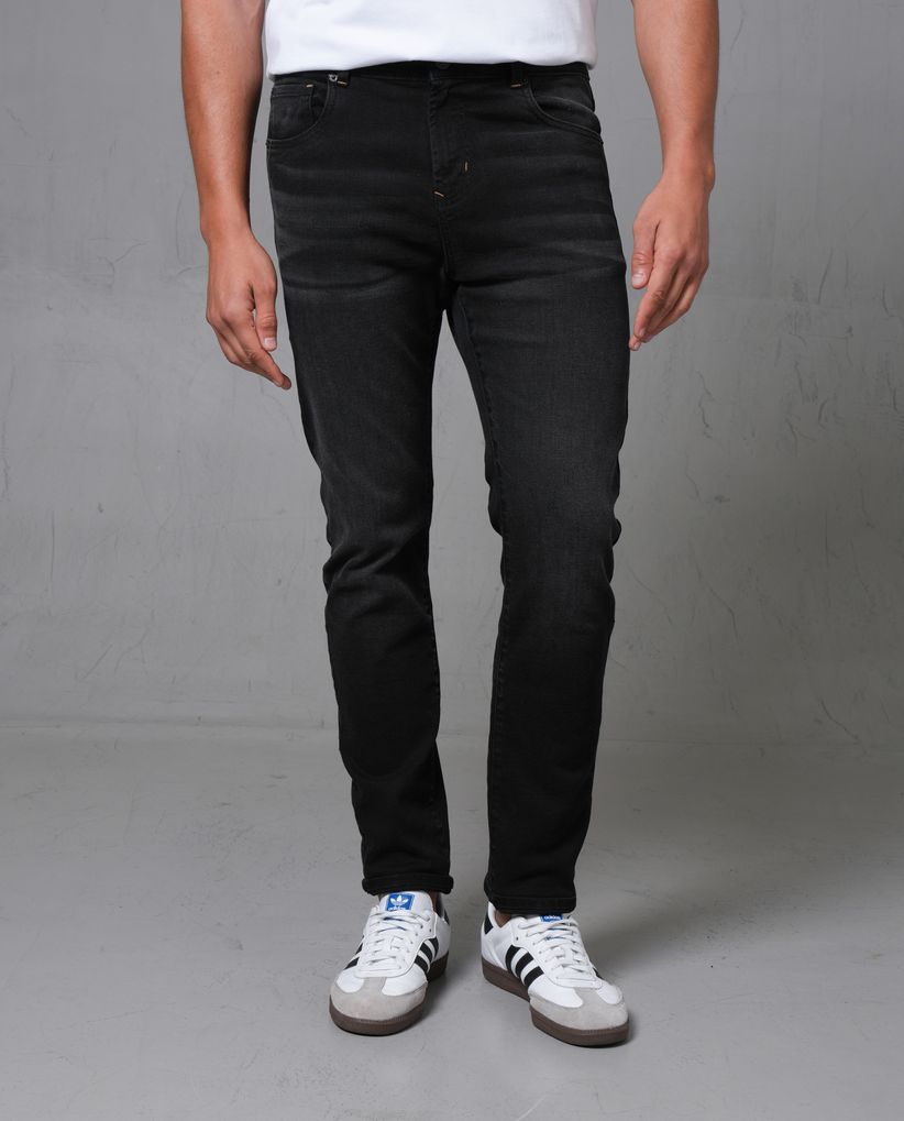 Jean Slim en black denim para hombre