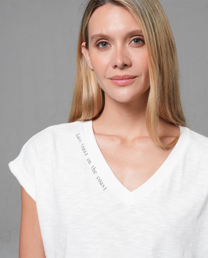 Camiseta cuello en V con estampado para mujer