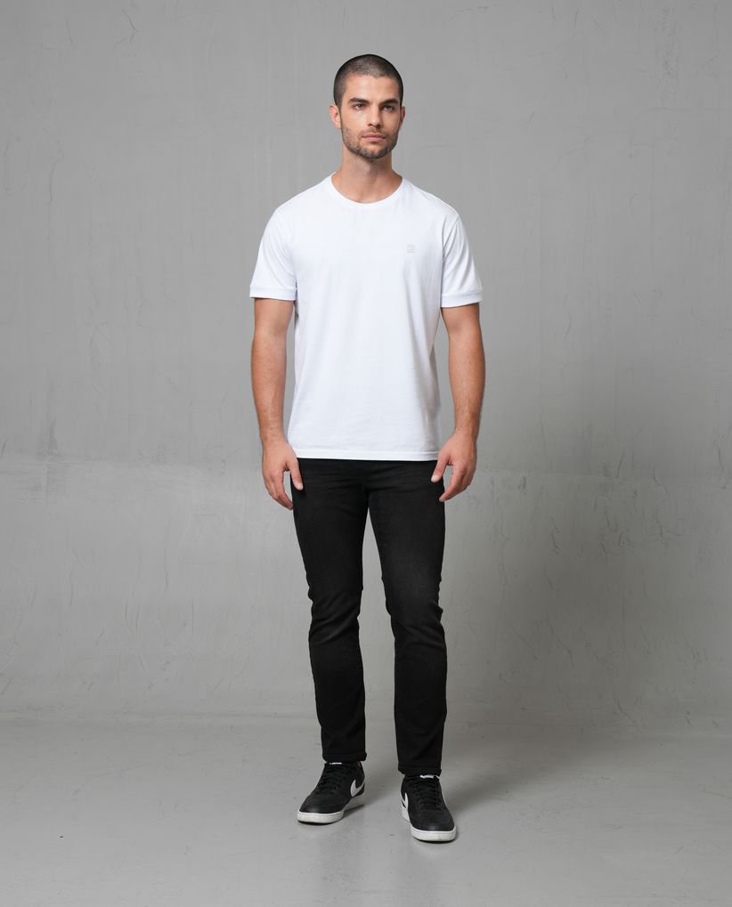 Jean Straight en black denim para hombre