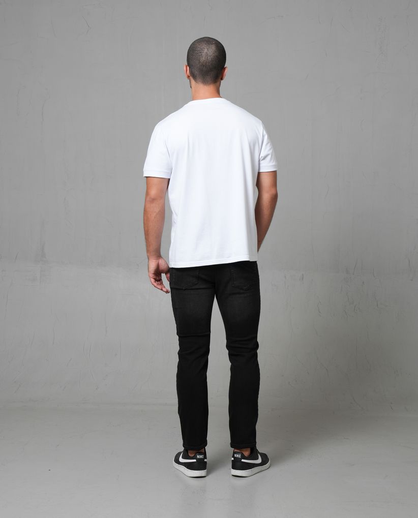 Jean Straight en black denim para hombre