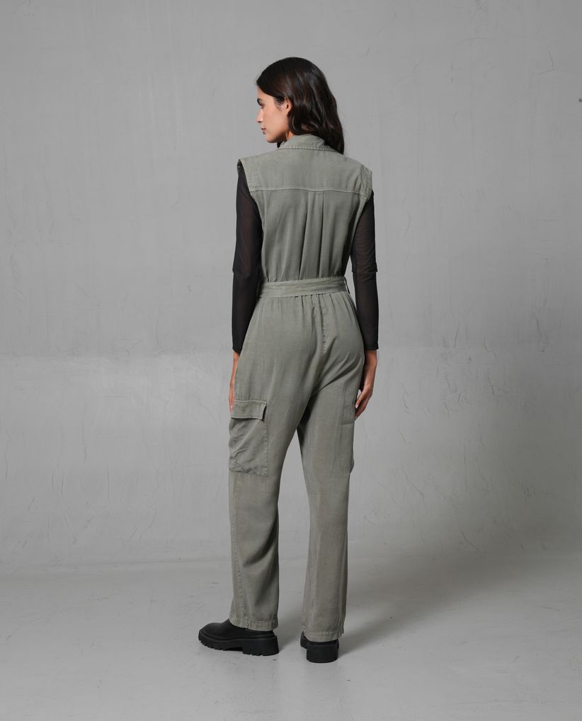 Enterizo tipo cargo con cinturón para mujer