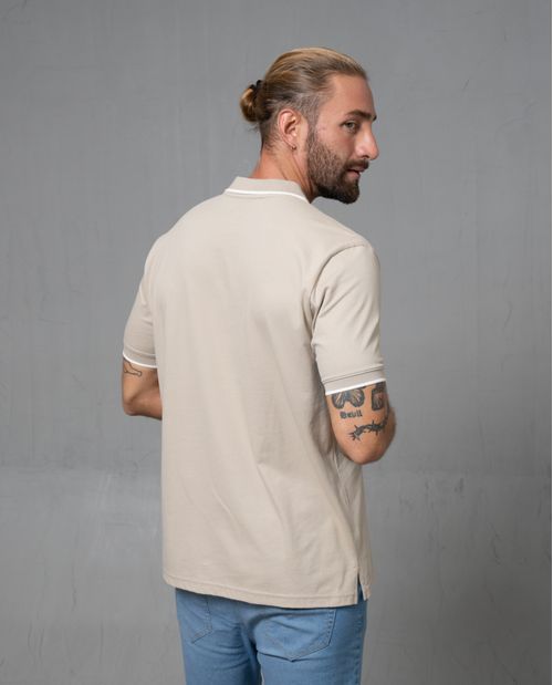 Polo básica con tipping en cuello y puños para hombre