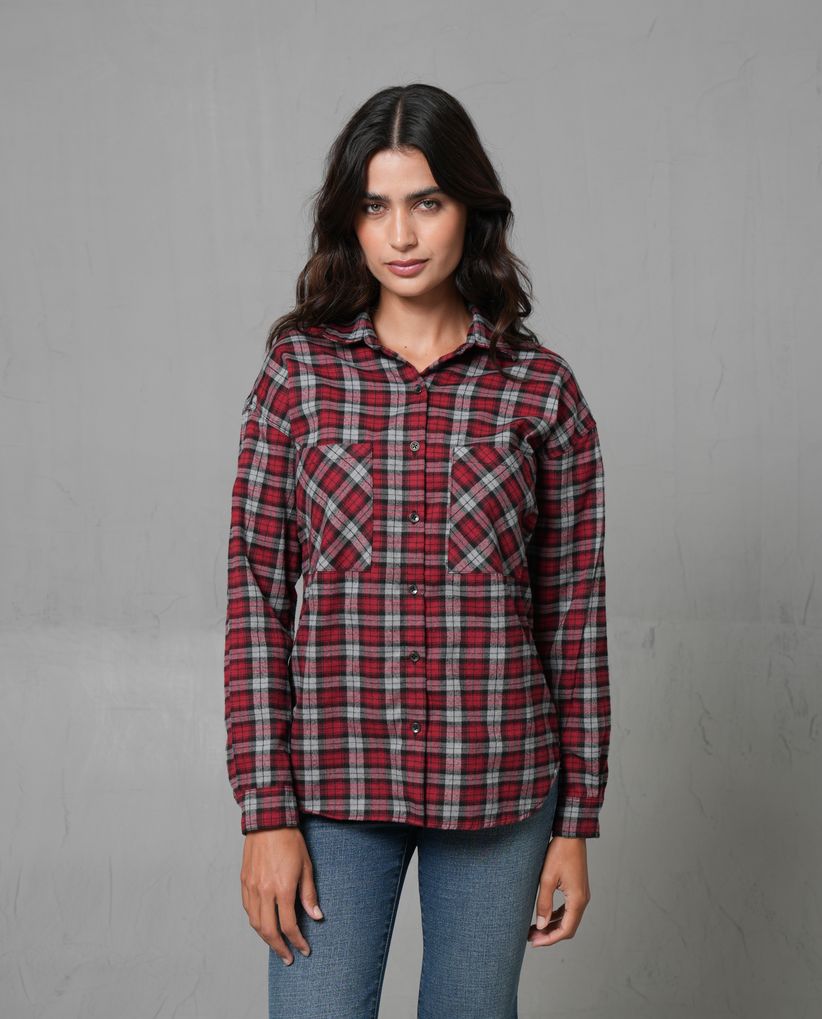 Camisa tipo leñadora a cuadros para mujer