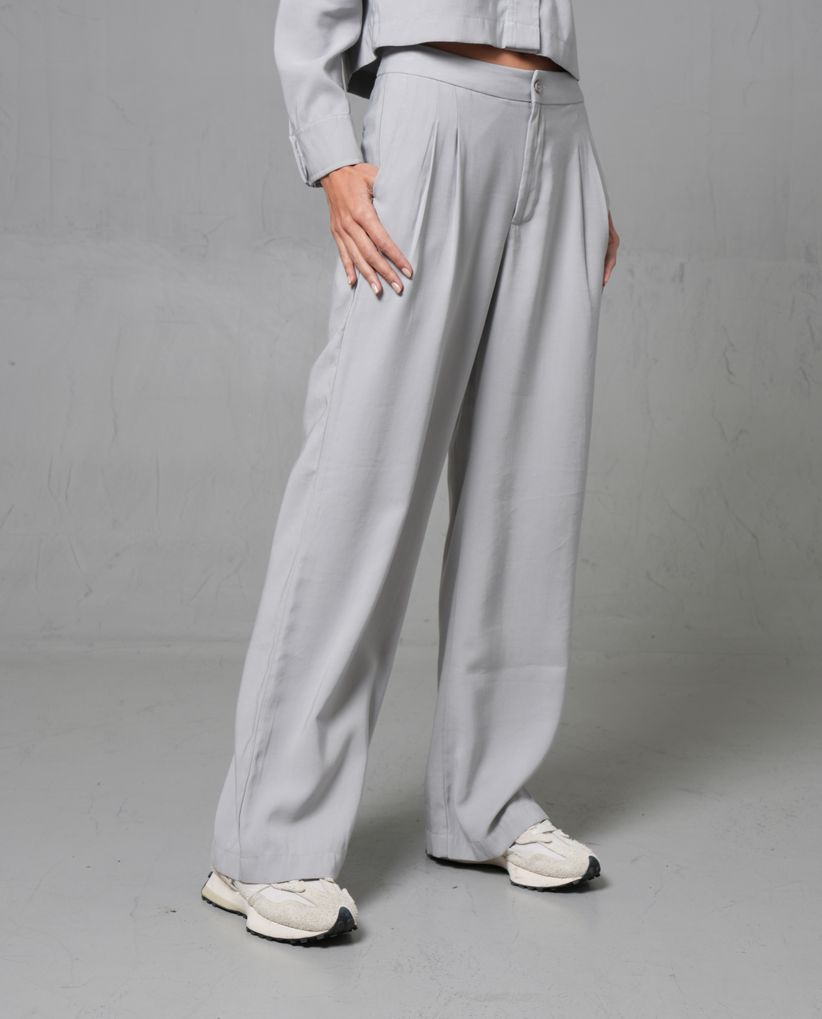 Pantalón con pinzas en delantero de bota recta para mujer