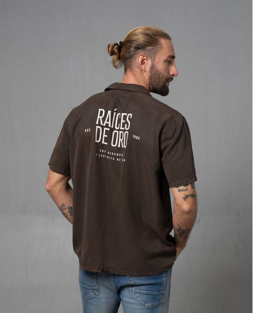 Camisa con estampado en espalda para hombre