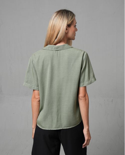 Camisa tipo Resort con bordado para mujer