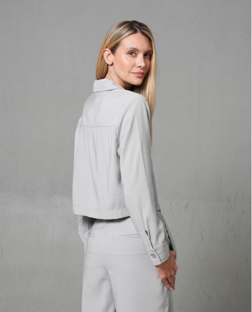Camisa con bolsillos de parche para mujer