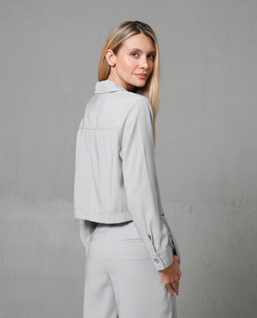 Camisa con bolsillos de parche para mujer