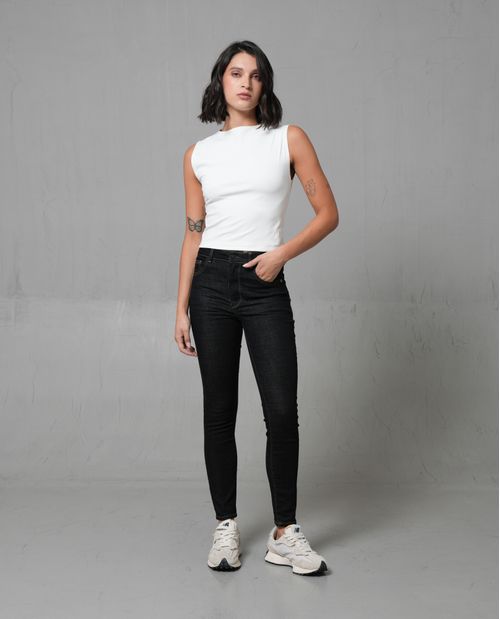 Jean Skinny con acabado raw para mujer
