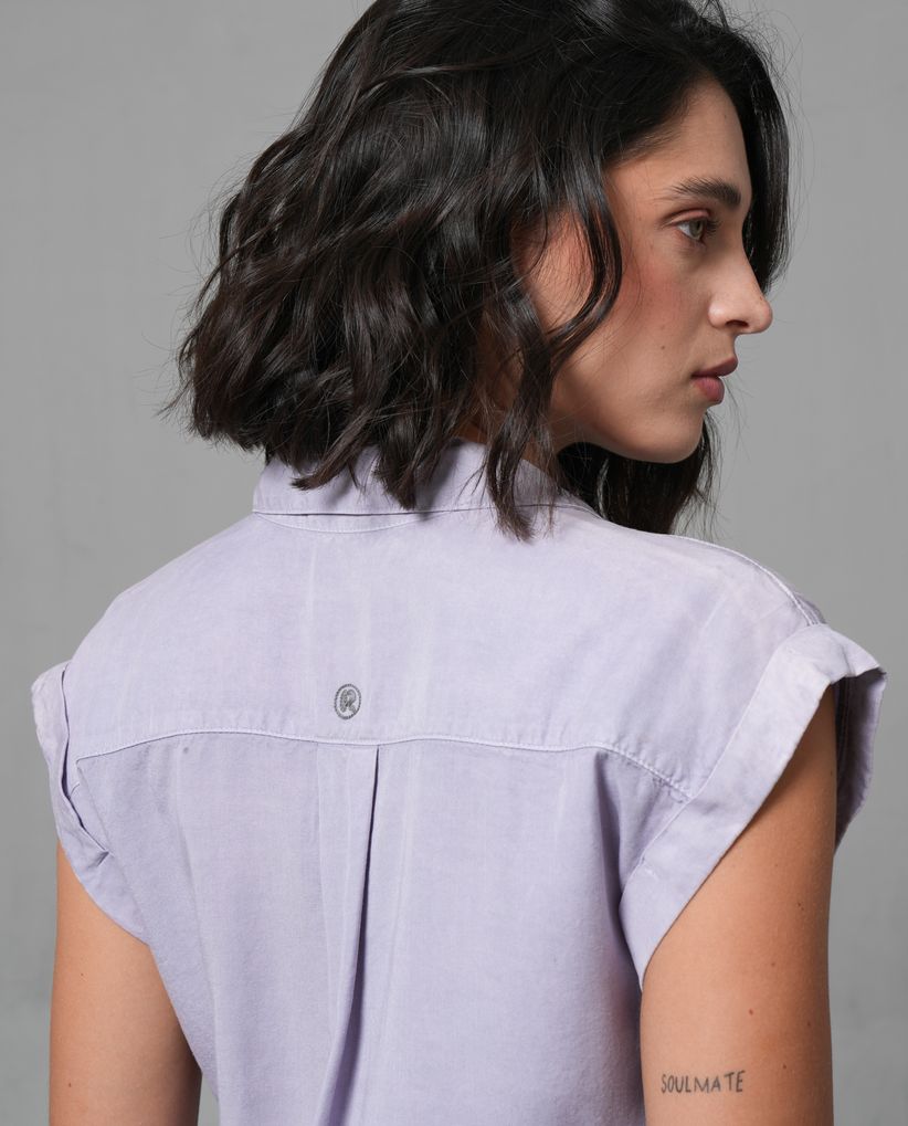 Camisa manga sisa con bolsillo para mujer