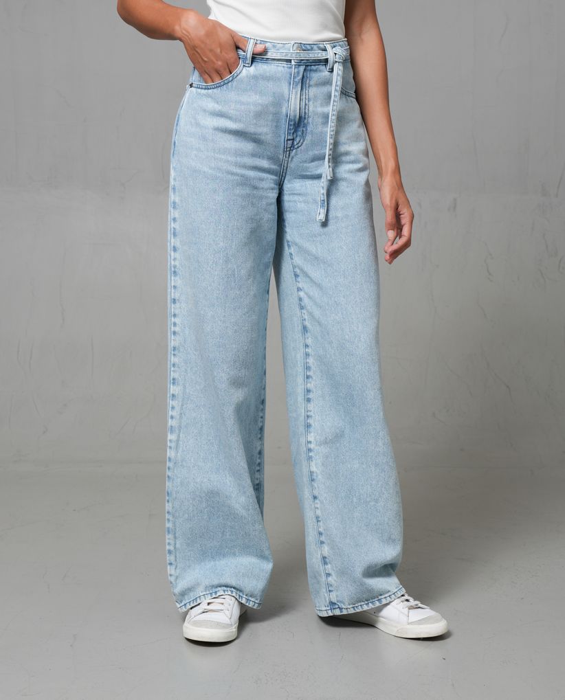 Jean Wide Leg tono claro con cinturón para mujer