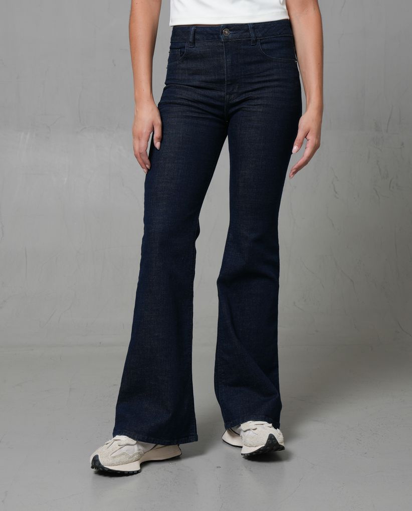 Jean Magic Up con bota flare para mujer