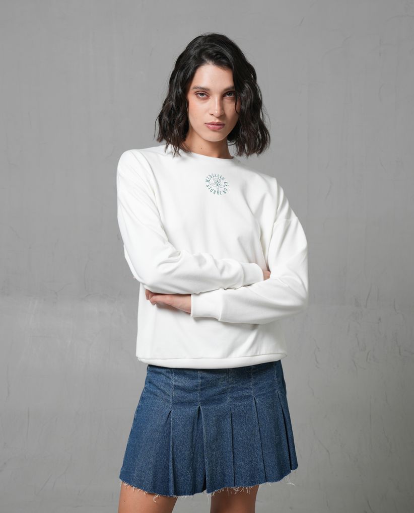 Buzo con estampado en espalda para mujer