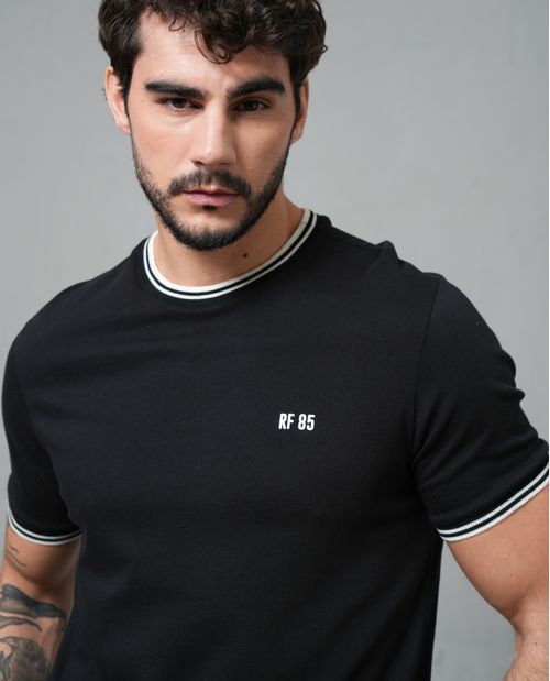 Camiseta con cuello y puños en contraste para hombre