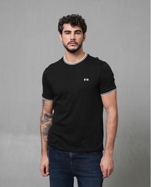 Camiseta con cuello y puños en contraste para hombre