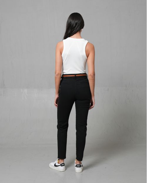 Pantalón chino con correa para mujer