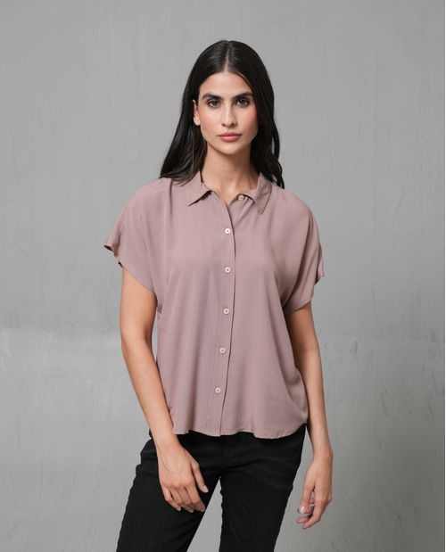 Camisa de manga rodada liviana para mujer