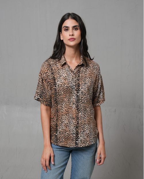 Camisa cuello camisero animal print para mujer