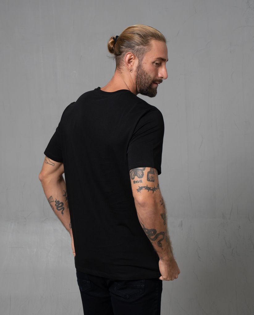 Camiseta básica estampada en frente para hombre
